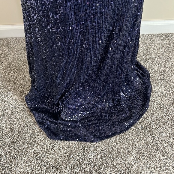 Sequined Mermaid V Neck Long Slit Sleeve - Picture 5 of 13